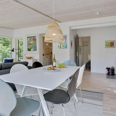 Edin - 400m From The Sea By Interhome Bøtø By