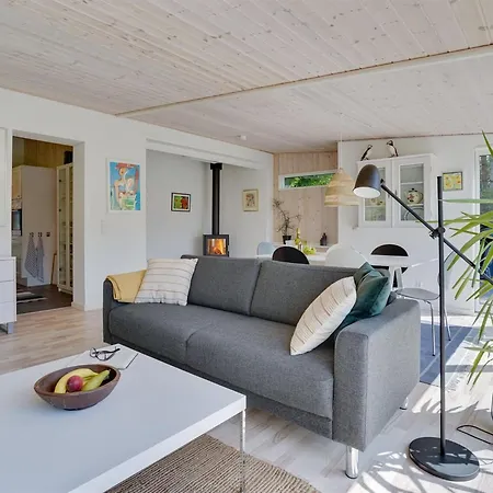 Edin - 400m From The Sea By Interhome Feriehus Bøtø By