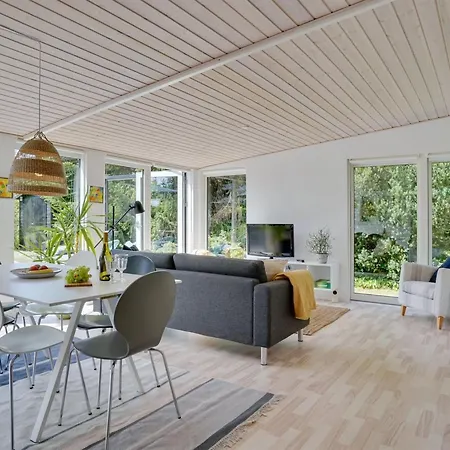 Edin - 400m From The Sea By Interhome Feriehus *