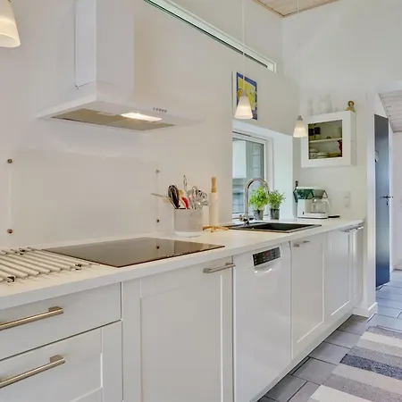 Edin - 400m From The Sea By Interhome Bøtø By